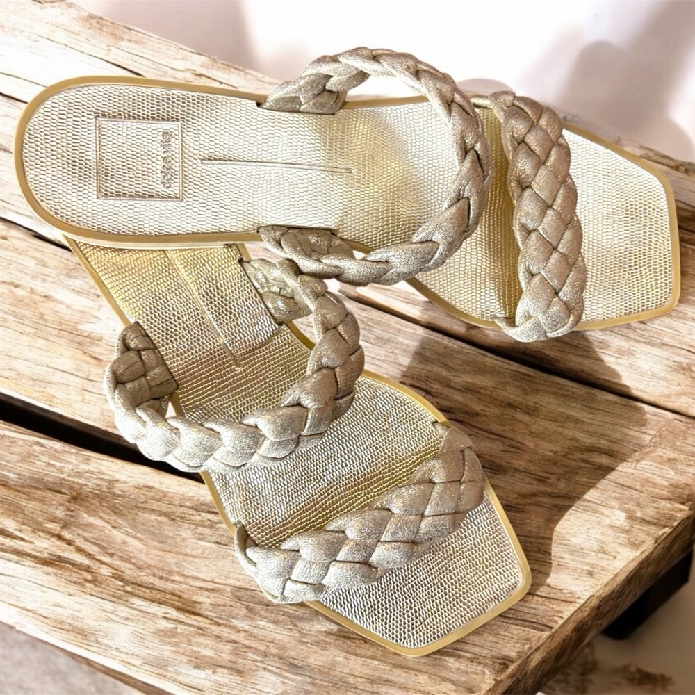 Women's Dolce Vita Indy Flat Sandals in Light Gold Metallic
